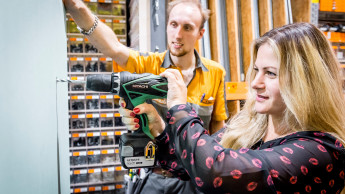 Frauen eroberten die Baumärkte Frauen eroberten die Baumärkte