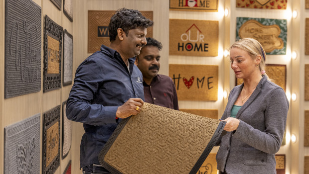 Auf der Messe sind zahlreiche Sortimente zu sehen, die auch über den Baumarkt vertrieben werden, wie Sauberlaufmatten, Teppiche oder Bodenbeläge.&nbsp;