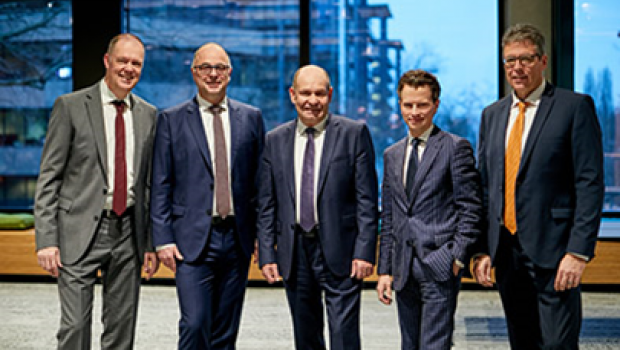Isover und Rigips mit neuer Vertriebsstruktur und Veränderung im Produktmanagement: (v. l. n. r.) Andreas Müller, Andreas Heidrich, Michael Schäfer, Markus Rehm und Stefan Rosemann. Isover und Rigips mit neuer Vertriebsstruktur und Veränderung im Produktmanagement: (v. l. n. r.) Andreas Müller, Andreas Heidrich, Michael Schäfer, Markus Rehm und Stefan Rosemann.