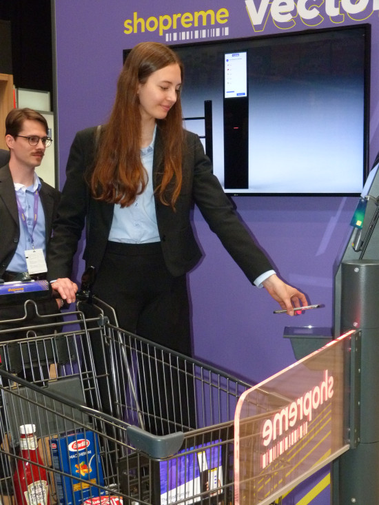 Ein- und Auschecken per Smartphone - diese Technologie bietet die Firma Shopreme für den Einzelhandel an.&nbsp;