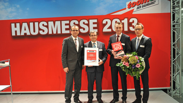 Preisverleihung in Köln (v. l.): Dominique Rotondi, Geschäftsführer Einkauf Toom Baumarkt, Erich Neubauer, Vertriebsleiter Knauf Bauprodukte, Ulrich Köhler, Geschäftsführer Knauf Bauprodukte, Hans-Joachim Kleinwächter, Geschäftsführer Category Management Toom Baumarkt.