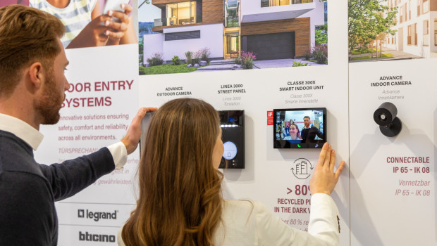 Haustechnik wie hier von Legrand macht rund 40 Prozent der Ausstellenden aus.