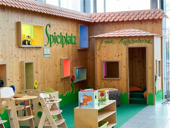 Was als Bespaßungsangebot begann, ist heute ein strategischer Baustein: das Bällebad im Gartencenter Schlößer. Was als Bespaßungsangebot begann, ist heute ein strategischer Baustein: das Bällebad im Gartencenter Schlößer.