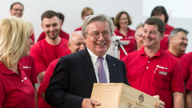 Prof. Klaus Fischer: Marke Upat wird weiter international ausgebaut.