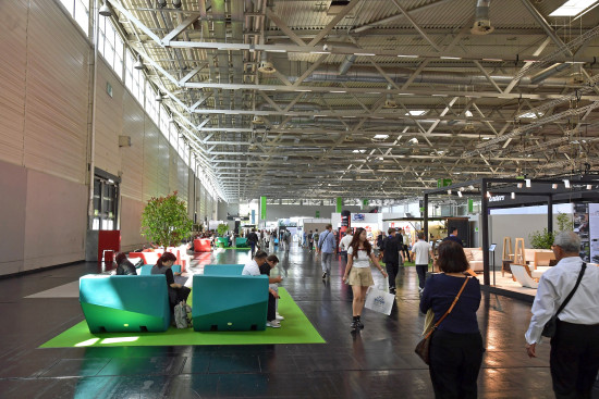 Mehr Sitzgruppen, weniger Aussteller: Besonders in den BBQ-Hallen hat sich die Abwesenheit großer Marktteilnehmer bemerkt gemacht.