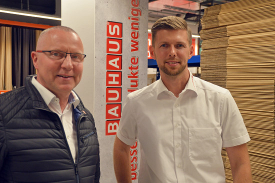Thorsten Kosmol (l.), Regionalgeschäftsführer von Bauhaus Berlin, und Geschäftsleiter Sebastian Koch sind von dem neuen Standort überzeugt.