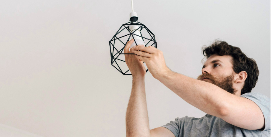 Mehr als die Hälfte der Kunden unter 30 Jahren entscheidet sich beim Kauf von Beleuchtung für den DIY-Handel. &nbsp;&nbsp;