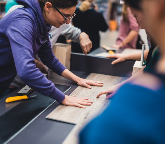 An 97 deutschen Standorten waren Frauen eingeladen, an jeweils zwei von fünf Hornbach-Projektstationen selbst Hand anzulegen.