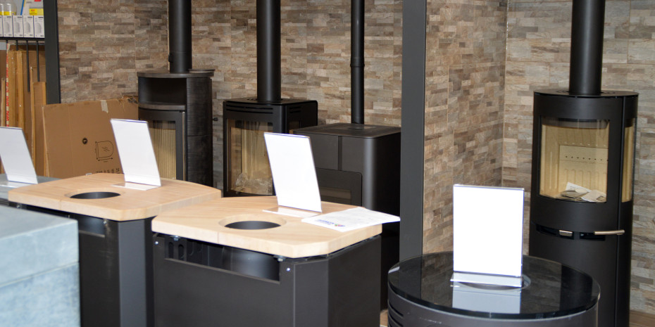 Die Verbraucher suchen in Baumärkten nach alternativen Heizmöglichkeiten. Das Interesse für Kaminöfen ist erheblich gestiegen.&nbsp;