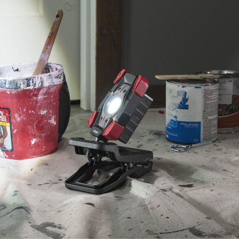 Ob für Heimwerker oder Profis: Coast hat auch Arbeitslampen im Sortiment.