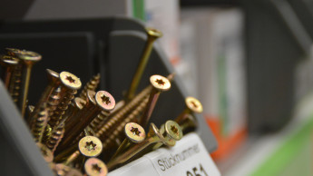 Umsätze der Schrauben- und Dübelhersteller sinken weiter