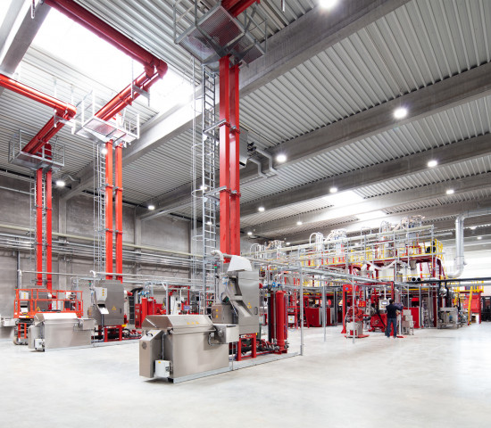 Durch die Aufbereitung und Wiederverwertung von Kunststoff werden pro Jahr 100.000 t CO2-Emissionen gegenüber der Verwendung von neuen Rohstoffen eingespart.