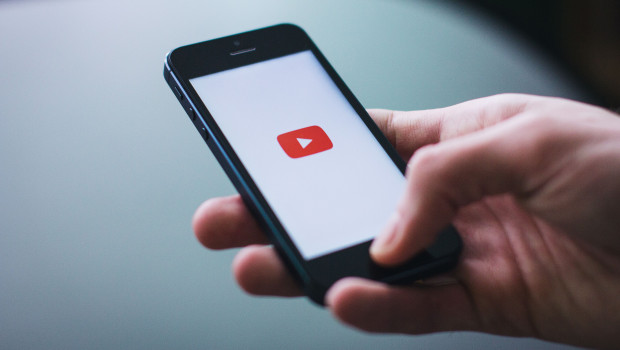 Als hoch relevanten Kanal im Kontext der ersten Produktorientierung hat die Studie Youtube identifiziert.&nbsp;