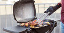 Von zwölf getesteten Gasgrills überzeugen fünf vollkommen