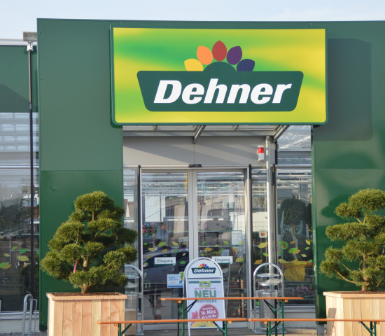 Bei der Eröffnungsfeier deutete Geschäftsführer Bernhard Hönig eine weitere Verdichtung des Filialnetzes im Großraum Stuttgart an. Erst vor zwei Wochen hat Dehner einen neuen Standort in Waiblingen in Betrieb genommen. Bei dessen Eröffnung hatte sich Geschäftsführer Georg Weber ähnlich geäußert.