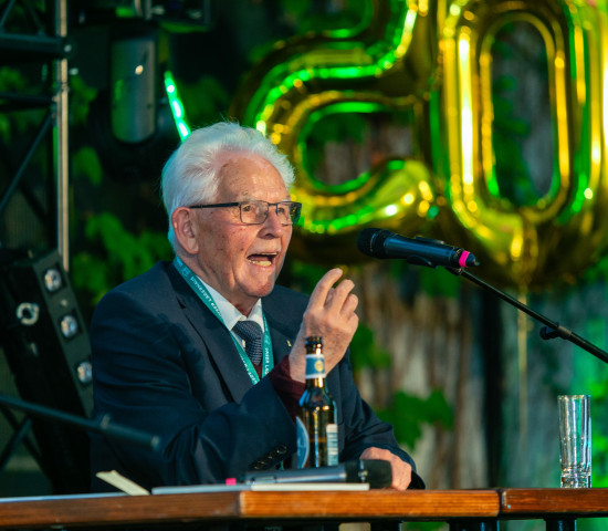 Baumarktpionier Manfred Maus hat die Zuhörerinnen und Zuhörer - wieder einmal - in seinen Bann gezogen.