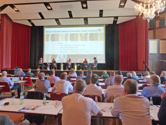 Viel Austausch auch auf der Bühne – zwei Diskussionsrunden hatten die Veranstalter eingeplant. &nbsp;