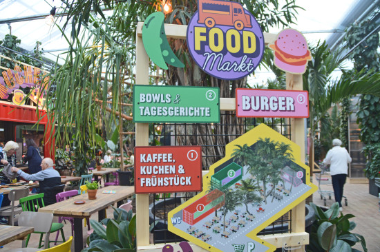 Im Markt rückt das Erlebnis­potenzial – wie beispielsweise &nbsp;mit einem Essensangebot &nbsp;– in den Vordergrund.