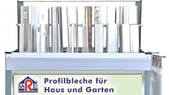 Profilbleche für Haus und Garten –  jetzt auch mit Dachrinne zum Kleben
