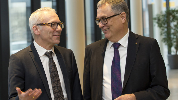 Fusioniert, um zu wachsen: Dr. Dirk Leiß (l.), Vorstandsvorsitzender der Benecke-Kaliko AG, und Dr. Hans-Hinrich Kruse, Vorstandsvorsitzender der Konrad Hornschuch AG.