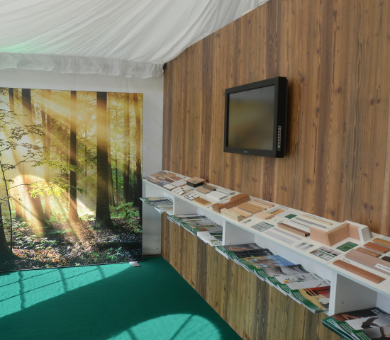 Im Festzelt stand das Thema Digitaldruck im Vordergrund.
Im Festzelt stand das Thema Digitaldruck im Vordergrund.