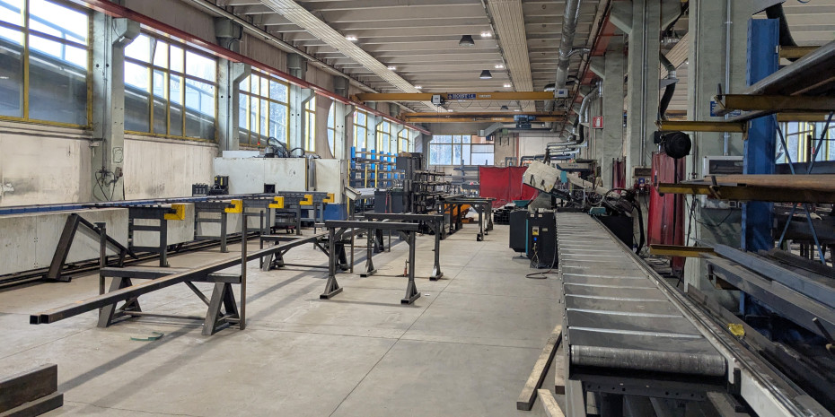 Die jeweiligen Stahl- und Alukonstruktionen werden für jedes Projekt individuell konstruiert und in Brixen gefertigt.