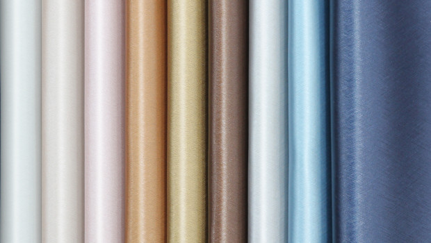 Bei skai Tokio EN bildet eine hochpräzise Lasergravur die Basis für die Optik des Polsterbezugsstoffes.