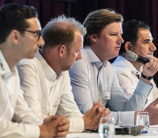 Podiumsdiskussion mit Andreas Walz (von links), Gerritt Höppner-Tietz, Alexander Alberts und Prof. Nektarios Bakakis.