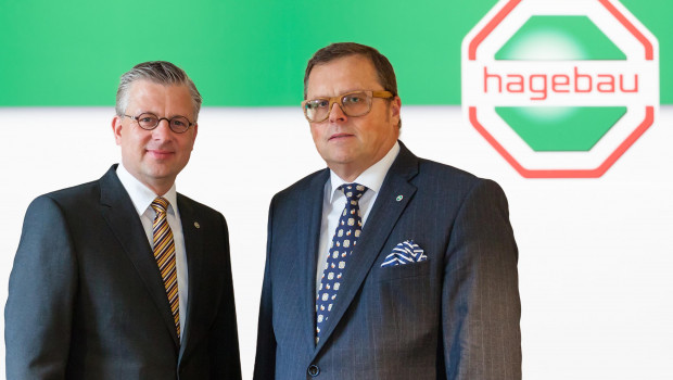 Neuer Leiter des Bereichs Holz im Hagebau-Fachhandel ist seit dem 1. April 2015 Volker Herwing (l.), Jörg Westergaard leitet seitdem den neuen Bereich Standortbetreuung und Marketing. Neuer Leiter des Bereichs Holz im Hagebau-Fachhandel ist seit dem 1. April 2015 Volker Herwing (l.), Jörg Westergaard leitet seitdem den neuen Bereich Standortbetreuung und Marketing.