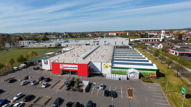 Der Standort bietet auf etwa 7.000 m2 Produkte rund um Garten, Renovierung, Instandhaltung und Tierbedarf.