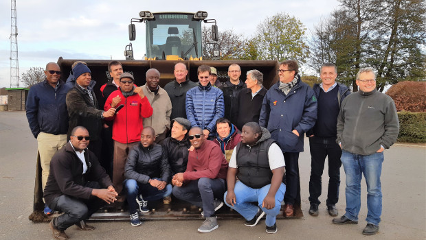 Gäste aus Namibia besichtigten die DHG-Werken in Bütgenbach und Büllingen. Sie informierten sich über biomassebasierte Inwertsetzungskonzepte.