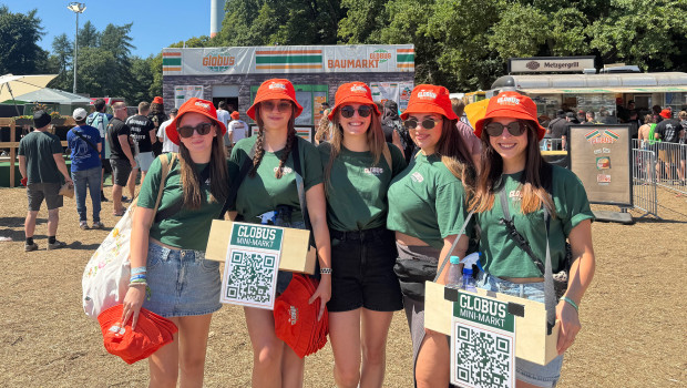 Viele Festivalbesucher hätten am liebsten auch Mitarbeiter-T-Shirts gekauft, berichtet Globus auf Linkedin und findet: ein echtes Kompliment!&nbsp;