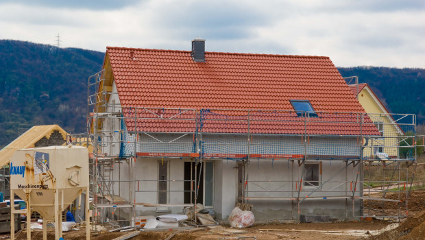 Die Zahl der Baugenehmigungen für Einfamilienhäuser lag im ersten Halbjahr um 1,6 Prozent unter dem entsprechenden Vorjahresniveau. Foto: LBS