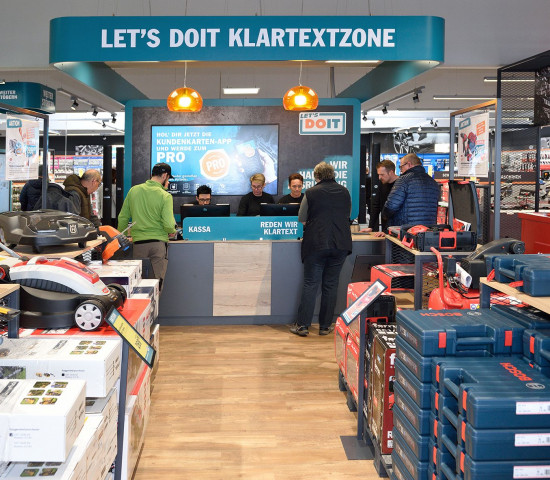 Die "Klartextzone" ist in der Mitte des Fachmarktes eingerichtet.