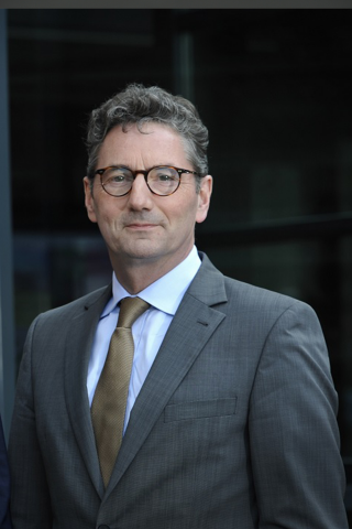 Franz-Josef Hasebrink bleibt EK-Vorstandsvorsitzender und leitet außerdem die Ressorts Living, Personal, Zentraleinkauf, Kreditmanagement und Unternehmenskommunikation.