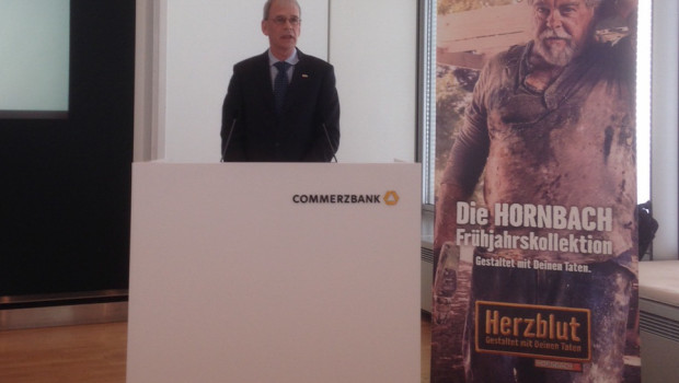 Albrecht Hornbach, Vorstandsvorsitzender der Hornbach Holding AG, hat die Zahlen in Frankfurt vorgestellt. Albrecht Hornbach, Vorstandsvorsitzender der Hornbach Holding AG, hat die Zahlen in Frankfurt vorgestellt.