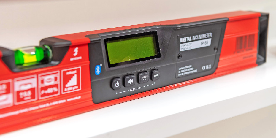 Die digitale Wasserwaage lässt sich per Bluetooth mit dem Smartphone verbinden.&nbsp;