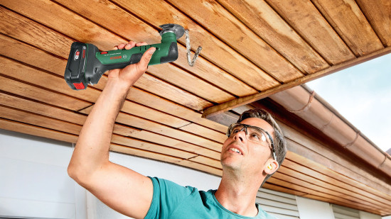 Nicht ohne meine Schutzbrille: Heimwerker sollten ihre Augen eigentlich bei nahezu allen Tätigkeiten schützen, rät die DIY Academy.&nbsp;