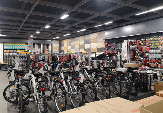 ... und auch Fahrräder gehören zum Sortiment.&nbsp;
