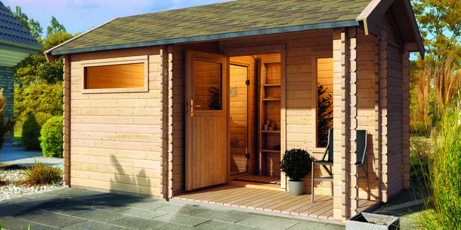 Das neue Saunahaus 4 mit Vorraum und Terrasse. 