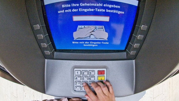 Die Einkommensaussichten verbessern sich und damit auch das Konsumklima.