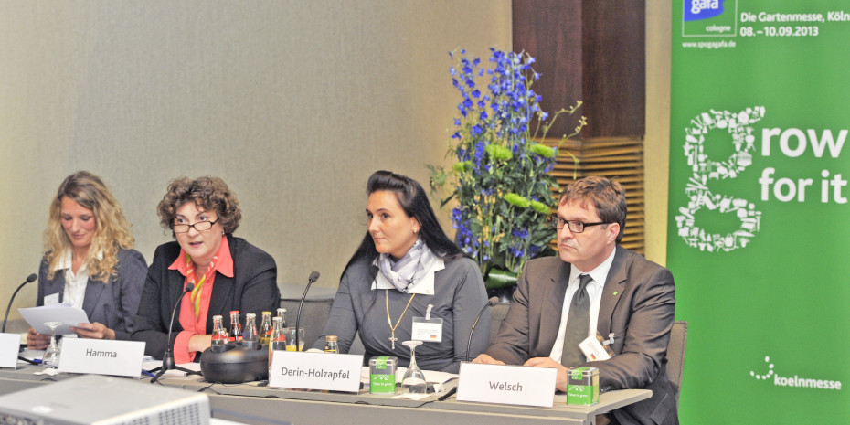 Informierten über die Spoga+Gafa 2013 (v. l.): Kommunikationsmanagerin Kathrin Münker, Katharina C. Hamma, Geschäftsführerin Koelnmesse, Désirée Derin-Holzapfel, Präsidentin des Bundesverbandes der Deutschen Sportartikel-Industrie, und Johannes Welsch, Geschäftsführer des Industrieverbandes Garten.