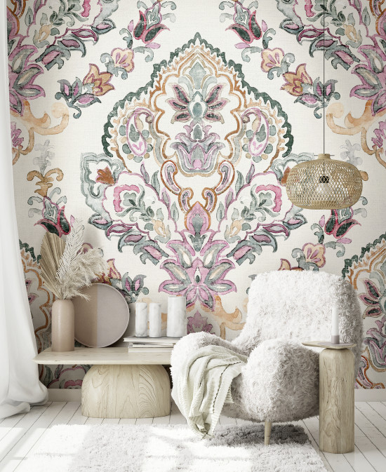 Marburger bringt indische Motive an die Wand.