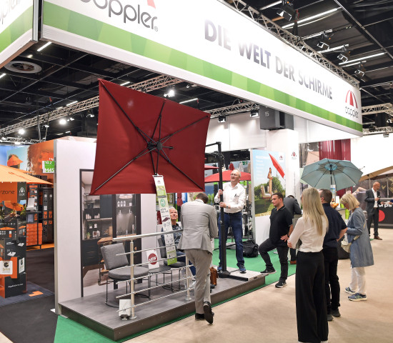 Der „Active Green Edition City“-Pendelschirm hat bei seinen Vorführungen&nbsp;die Blicke der Messebesucher auf sich gezogen.