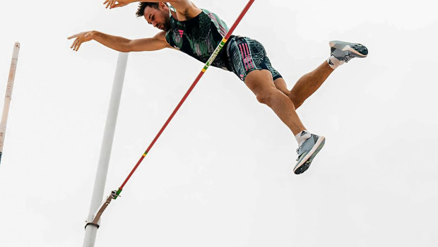 Auf dem Sprung: Der neue Markenbotschafter Niklas Kaul&nbsp;beherrscht den Zehnkampf auf Weltspitzenniveau.