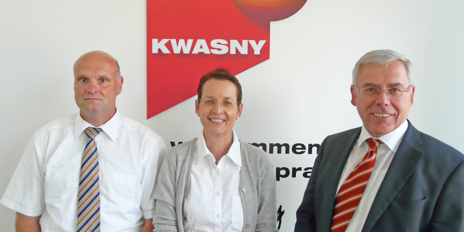 Kwasny setzt konsequent auf Nachhaltigkeit (im Bild (v.l.): Michael Fasel, Produktmanager, Kwasny-Geschäftsführerin Sabine Kwasny-Grimminger sowie Vertriebsleiter und Prokurist Hans-Jürgen Förg.