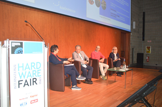 Die begleitende Konferenz wurde von der Journalistin und Branchenkennerin Giulia Arrigoni (l.) zusammengestellt.&nbsp;