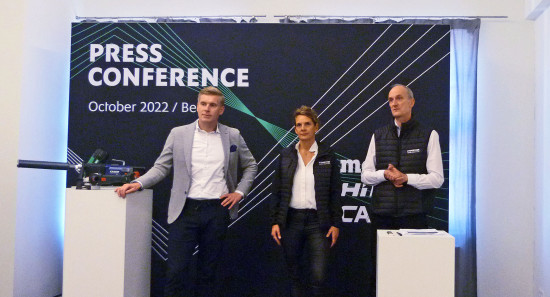 Metabo-CEO Henning Jansen (v. l.), Nadine Lillich aus dem Marketing und Dr. Andreas Siemer aus dem Product Management luden im Rahmen der Veranstaltung zu einer Pressekonferenz. &nbsp;