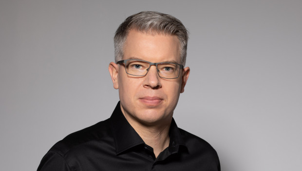 Der Seriengründer und Investor Frank Thelen, der einem breiten Publikum aus dem Fernsehformat „Die Höhle der Löwen“ bekannt wurde, ergänzt die Jury des Gardena garden award als Gast. Der Seriengründer und Investor Frank Thelen, der einem breiten Publikum aus dem Fernsehformat „Die Höhle der Löwen“ bekannt wurde, ergänzt die Jury des Gardena garden award als Gast.