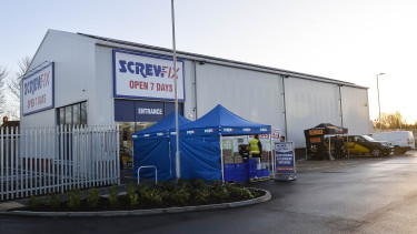 Kingfisher eröffnet erstes Netto-Nullenergiegebäude